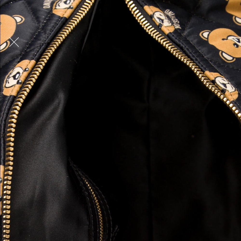 Moschino Bear Print Quilted Weekender Bag - Picture 11 of 17